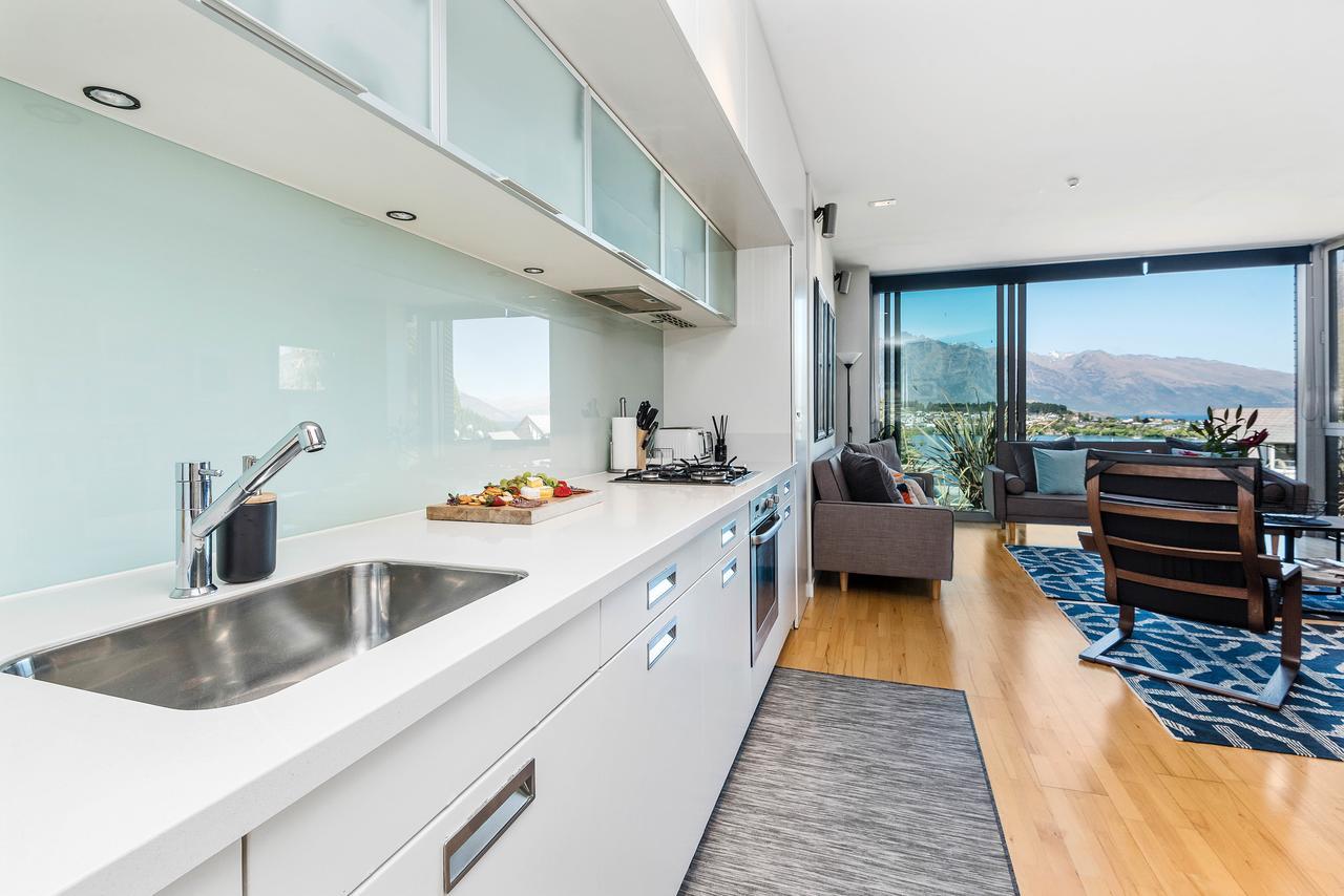 Swiss-Belsuites Pounamu Queenstown Exterior photo A kitchen in a modern apartment