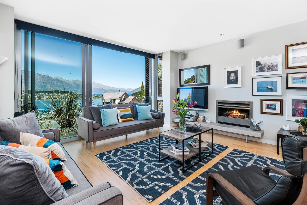 Swiss-Belsuites Pounamu Queenstown Exterior photo A staged living room
