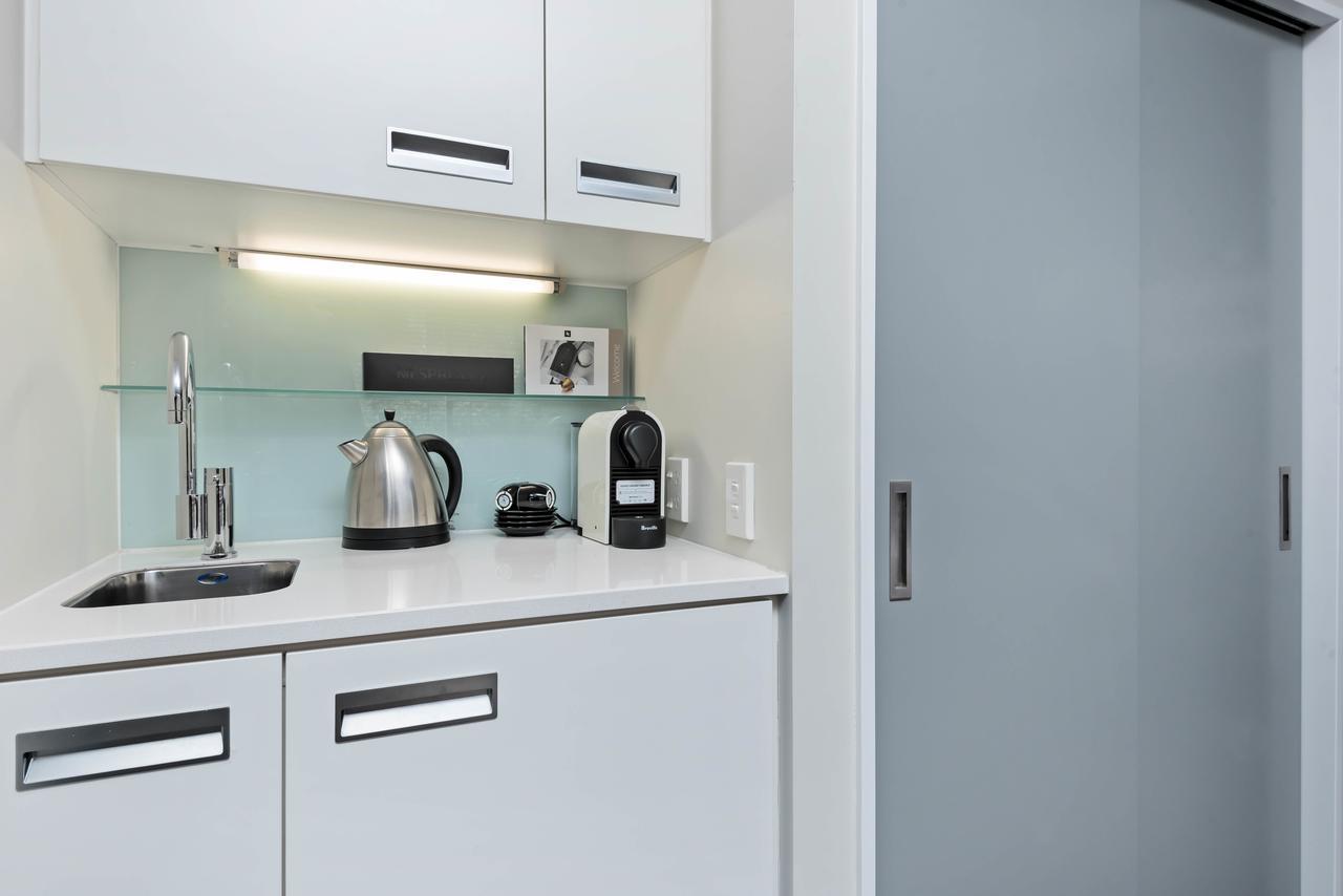 Swiss-Belsuites Pounamu Queenstown Exterior photo Kitchenette