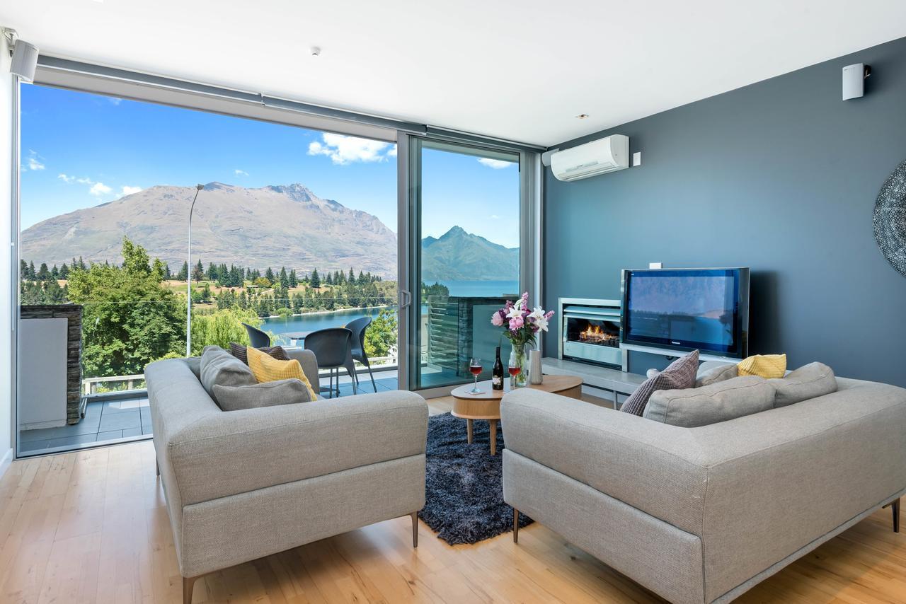 Swiss-Belsuites Pounamu Queenstown Exterior photo A living room in Queenstown, New Zealand